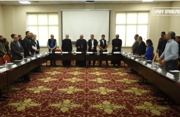 Встреча Баграта Србазана с представителями сферы культуры и науки (видео)